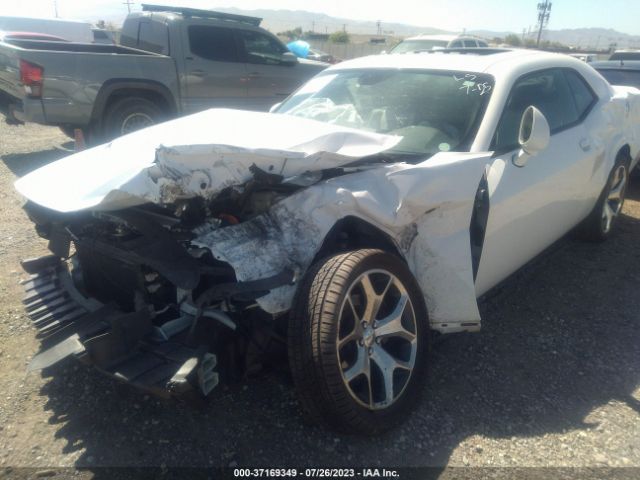 2C3CDZAG0GH322083 Dodge Challenger Sxt Plus