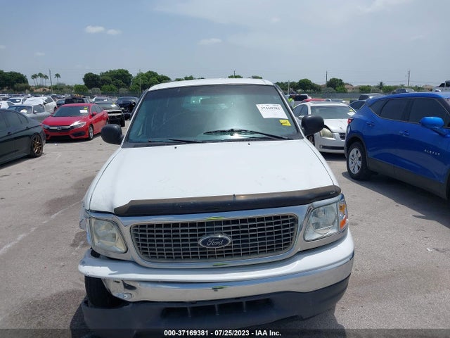 2000 FORD EXPEDITION XLT VIN: 1FMRU15L8YLA36688
