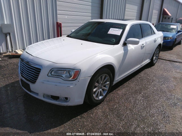 2C3CCAAG9EH176073 Chrysler 300