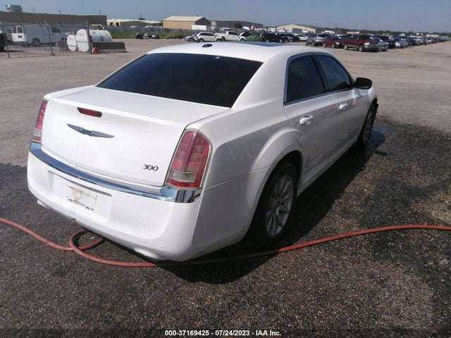 2C3CCAAG9EH176073 Chrysler 300