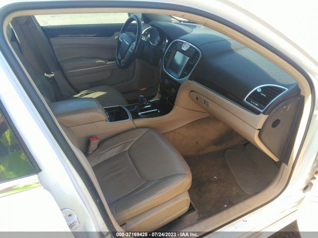 2C3CCAAG9EH176073 Chrysler 300