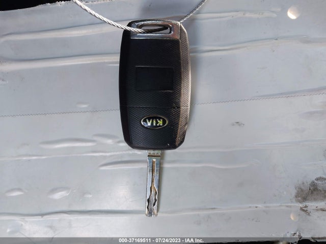KIA SOUL + 2014 KNDJP3A57E7069732 Image 3