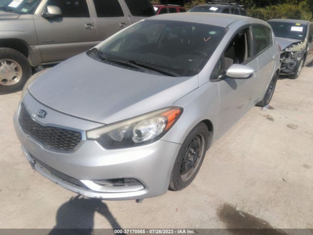KNAFK5A85G5604417 KIA Forte 5-door Lx