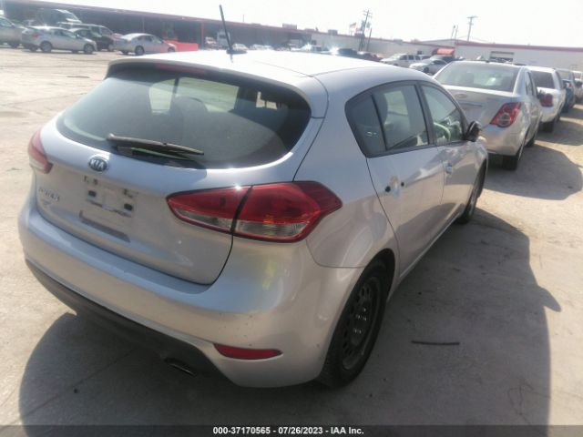 KNAFK5A85G5604417 KIA Forte 5-door Lx
