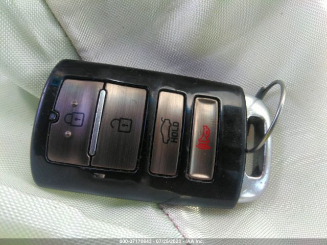KNALW4D47F6018028 KIA K900 Luxury