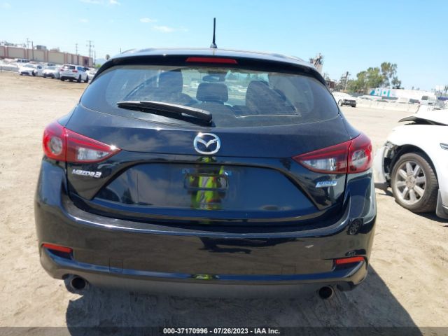 Mazda Mazda3 5-door Touring 2018 3MZBN1L39JM196229 Image 16