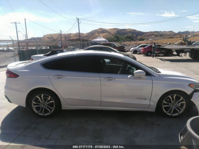 3FA6P0RU2KR148784 Ford Fusion Hybrid Titanium