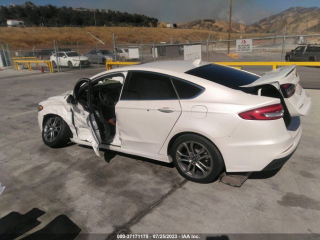 3FA6P0RU2KR148784 Ford Fusion Hybrid Titanium