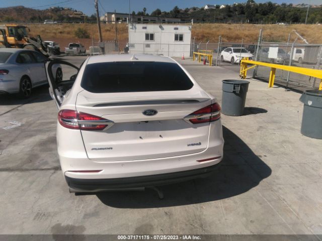 3FA6P0RU2KR148784 Ford Fusion Hybrid Titanium