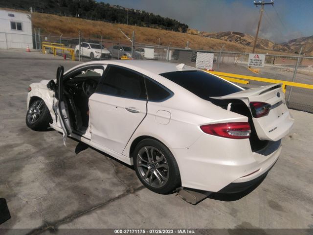 3FA6P0RU2KR148784 Ford Fusion Hybrid Titanium