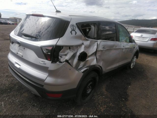 1FMCU9GD5HUC00001 Ford ESCAPE SE
