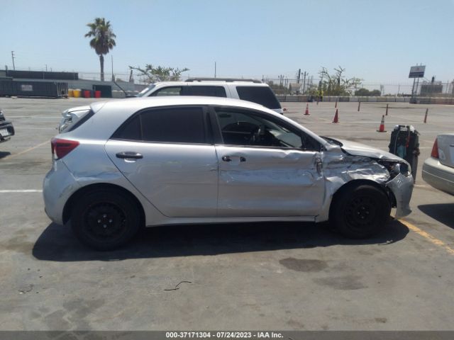3KPA25AB5JE058190 KIA Rio 5-door Lx