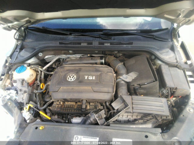 3VWD07AJ6FM215225 Volkswagen Jetta Sedan 1.8t Se