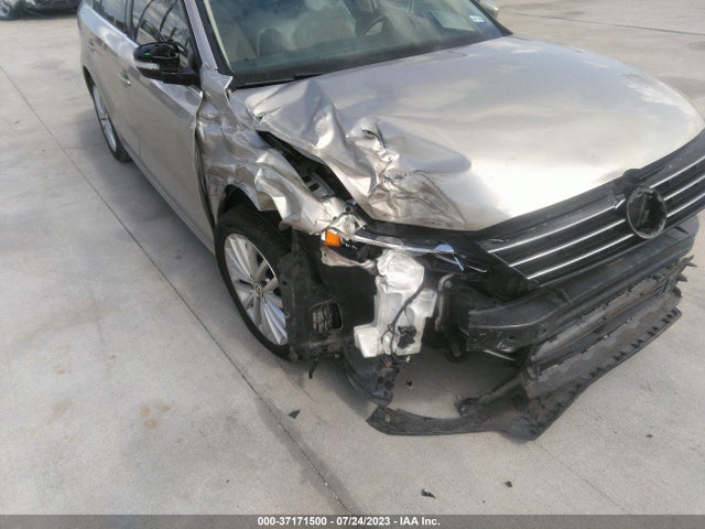 3VWD07AJ6FM215225 Volkswagen Jetta Sedan 1.8t Se