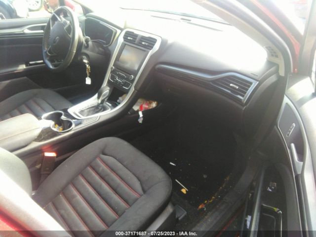 3FA6P0HD1GR247833 Ford FUSION SE