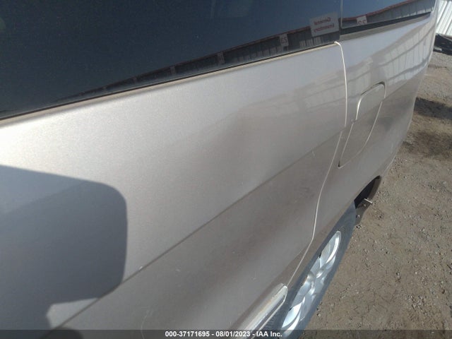2004 KIA SEDONA LX/EX VIN: KNDUP131746532727