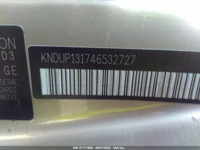 2004 KIA SEDONA LX/EX VIN: KNDUP131746532727