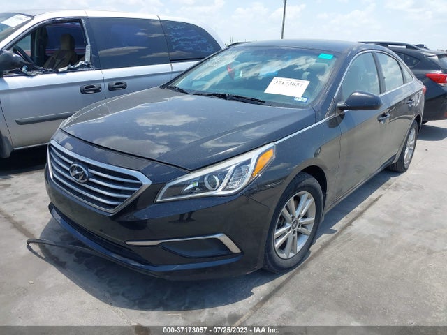 Hyundai SONATA SE 2017 5NPE24AF1HH480834 Image 2