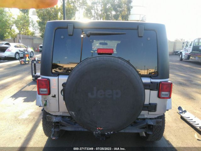 1C4BJWEGXFL512709 Jeep Wrangler Unlimited Sahara