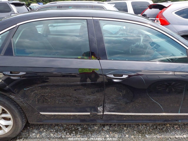 1VWAT7A31GC053292 Volkswagen Passat 1.8t S