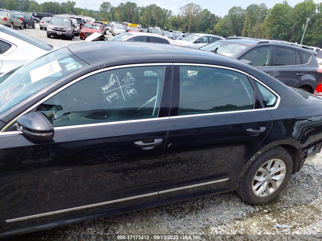1VWAT7A31GC053292 Volkswagen Passat 1.8t S