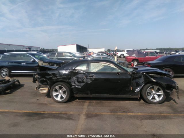 2C3CDZAG0GH217527 Dodge Challenger Sxt