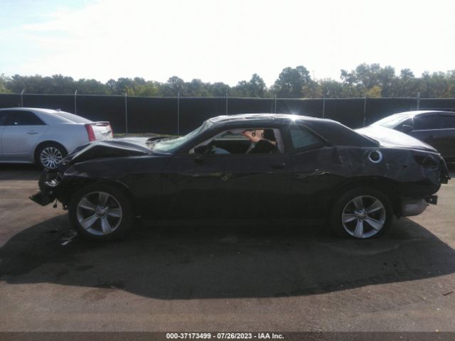 2C3CDZAG0GH217527 Dodge Challenger Sxt