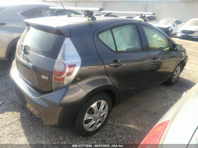 Toyota Prius C One/three/two/four 2014 JTDKDTB39E1573891 Image 4