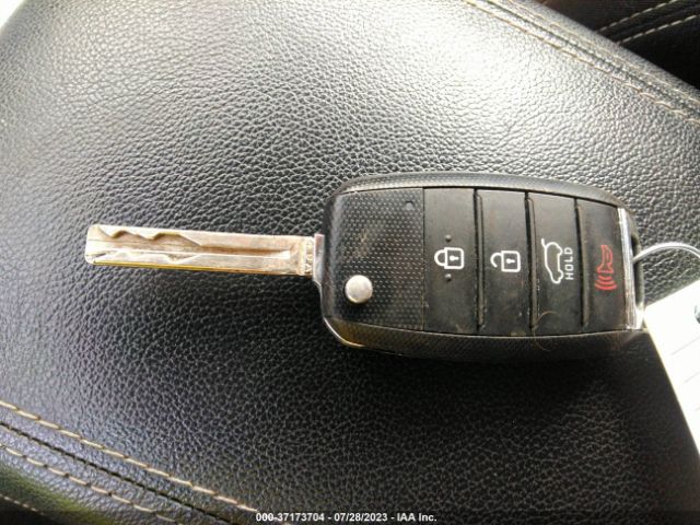 KNDPMCAC5H7087992 KIA Sportage Lx