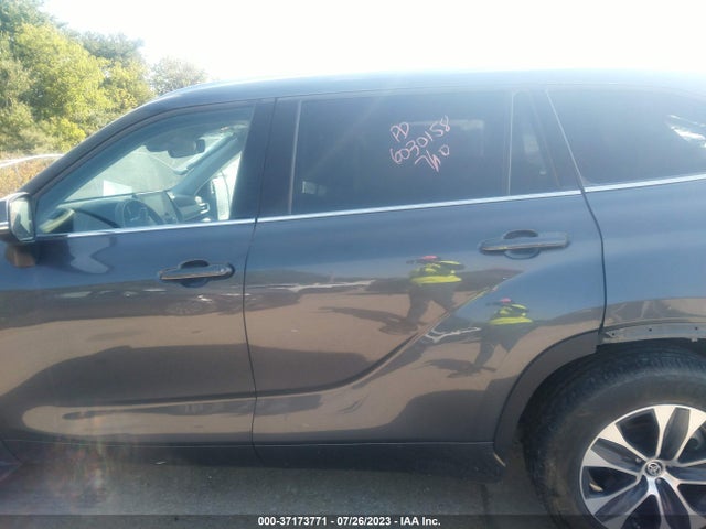 Toyota Highlander Xle 2021 5TDGZRBH9MS525072 Image 5