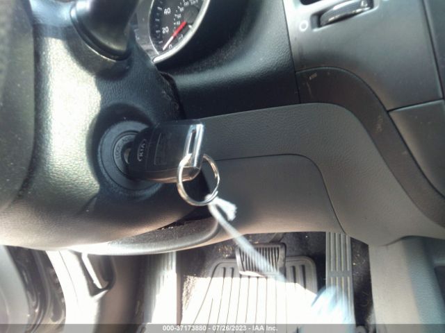 3KPFK4A76HE010641 KIA FORTE LX
