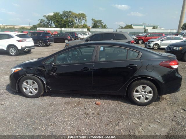 3KPFK4A76HE010641 KIA FORTE LX