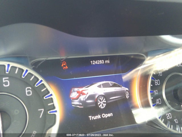 1C3CCCCG2FN524684 Chrysler 200 C