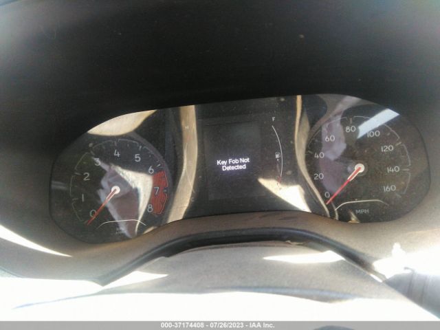 3C4NJDBB5NT122985 Jeep Compass Latitude