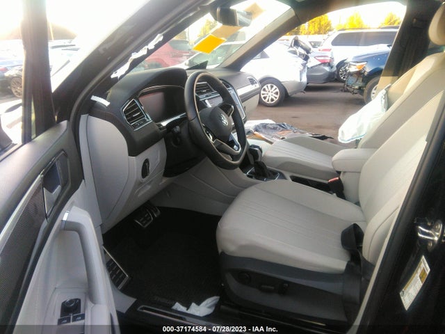 3VVCB7AX6NM111878 Volkswagen Tiguan Se R-line Black