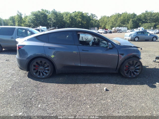 7SAYGDEF8PF696785 Tesla Model Y Performance