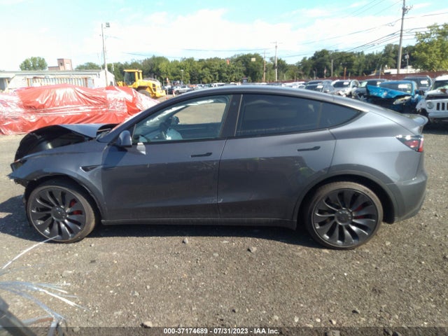 7SAYGDEF8PF696785 Tesla Model Y Performance