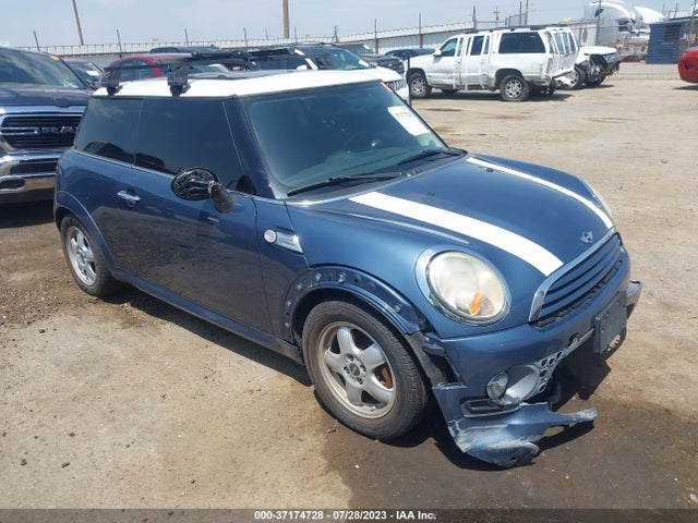 2011 MINI COOPER WMWSU3C59BTX97238 Photo 0