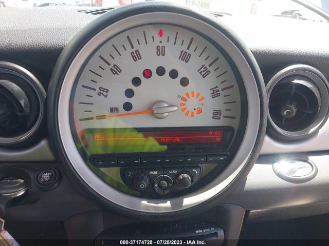 2011 MINI COOPER WMWSU3C59BTX97238 Photo 6