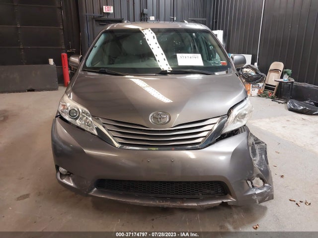 2017 TOYOTA SIENNA XLE VIN: 5TDDZ3DCXHS160053