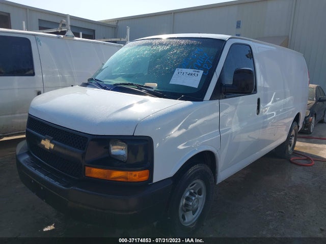 Chevrolet EXPRESS CARGO VAN 2014 1GCWGFCA1E1211951 Image 2