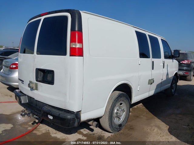 Chevrolet EXPRESS CARGO VAN 2014 1GCWGFCA1E1211951 Image 9
