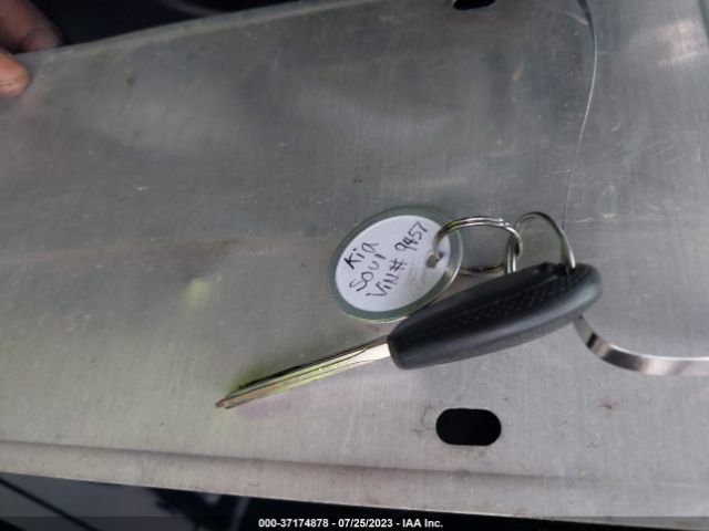 KNDJN2A22E7104957 KIA Soul Base