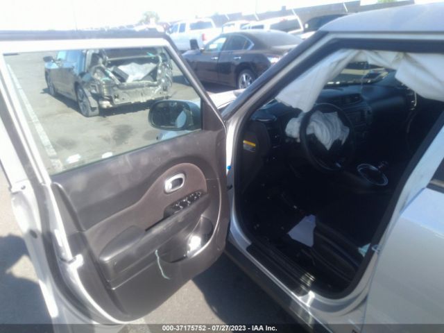 KNDJN2A25J7596149 KIA Soul Base