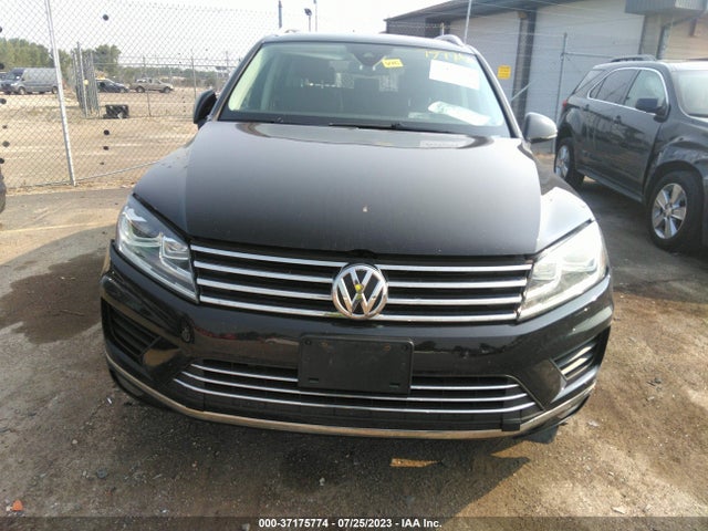 WVGEP9BP5FD008186 Volkswagen Touareg Lux