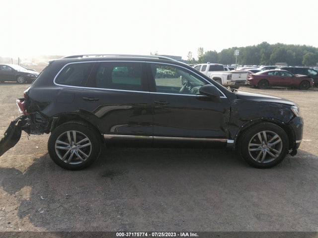 WVGEP9BP5FD008186 Volkswagen Touareg Lux