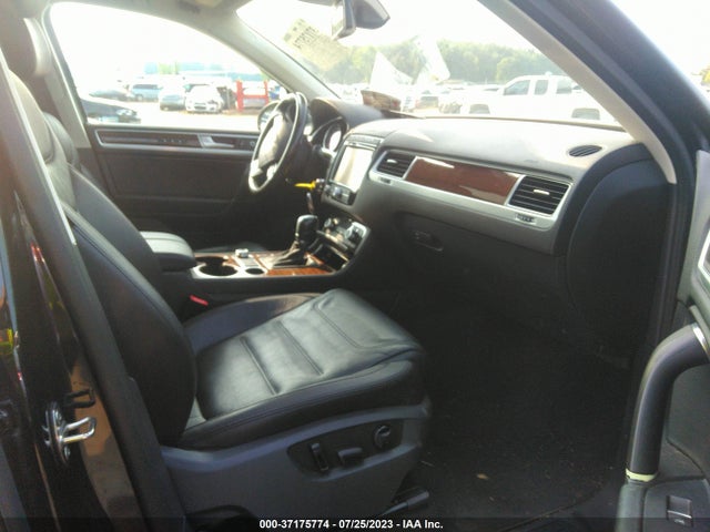 WVGEP9BP5FD008186 Volkswagen Touareg Lux