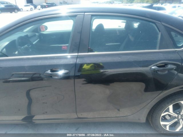 3KPF24AD9ME309377 KIA Forte Lxs