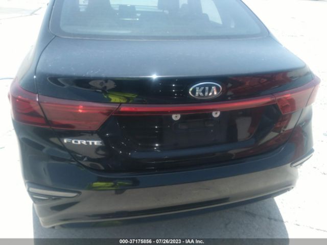 3KPF24AD9ME309377 KIA Forte Lxs