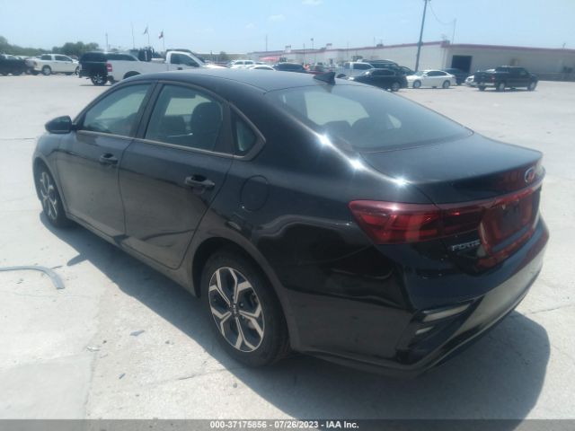 3KPF24AD9ME309377 KIA Forte Lxs